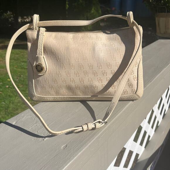 DOONEY & BOURKE Shoulder Bag with Rare Hangtag - Picture 6 of 8